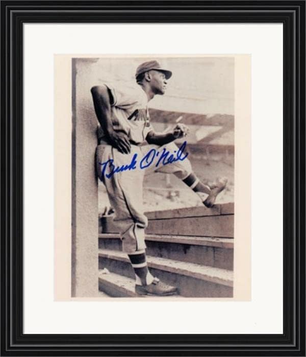 Buck O'NEİL imzalı 8x10 fotoğraf (Kansas City Hükümdarları) keçeleşmiş çerçeveli 67 - İmzalı MLB Fotoğrafları