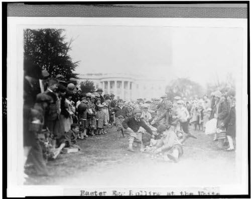 HistoricalFindings Fotoğraf: Bugün Beyaz Saray'da Paskalya Yumurtası Yuvarlanıyor, Tatil, 1929, Dışarıda Oynayan Çocuklar